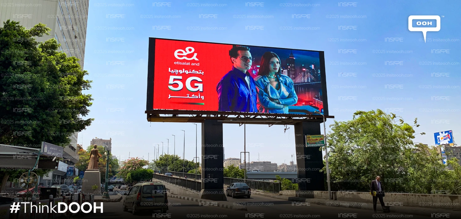 Taha & Huda Go 5G: Etisalat's Star-Powered DOOH Campaign Takes Over Cairo.