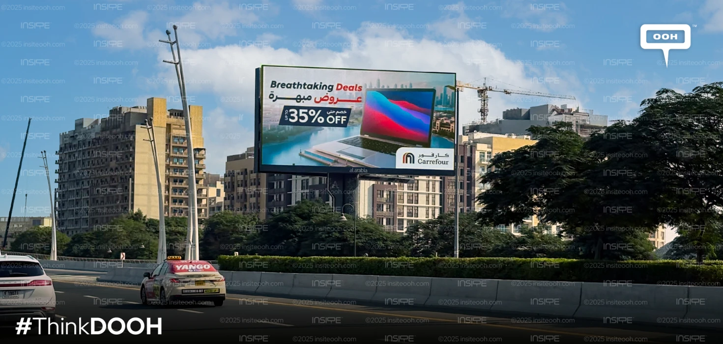 Carrefour's "Breathtaking Deals" Flash on Digital OOH Screens